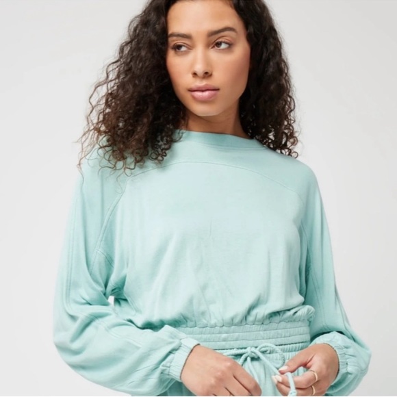 L*Space Revolve Day Tripper Pullover Color Pool Size Small NWT - Picture 2 of 12